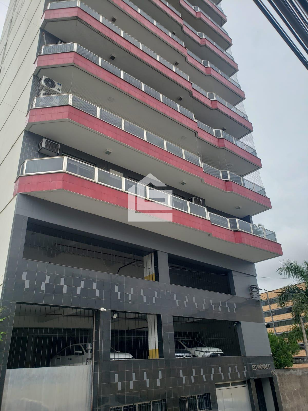 Apartamento à venda, com 4 quartos, 239,44m²